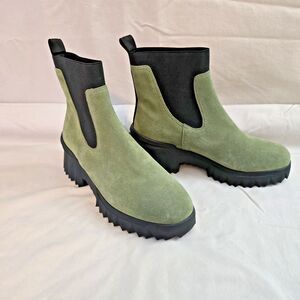 Nurture Suede Rebalance Denali Women’s Size 8 Lug Sole Platform Green Low Boot